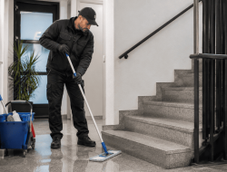 Kehren und Feuchtreinigung von Stiegenhäusern